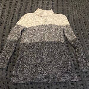 Jean Pierre Black and Gray Turtleneck Sweater